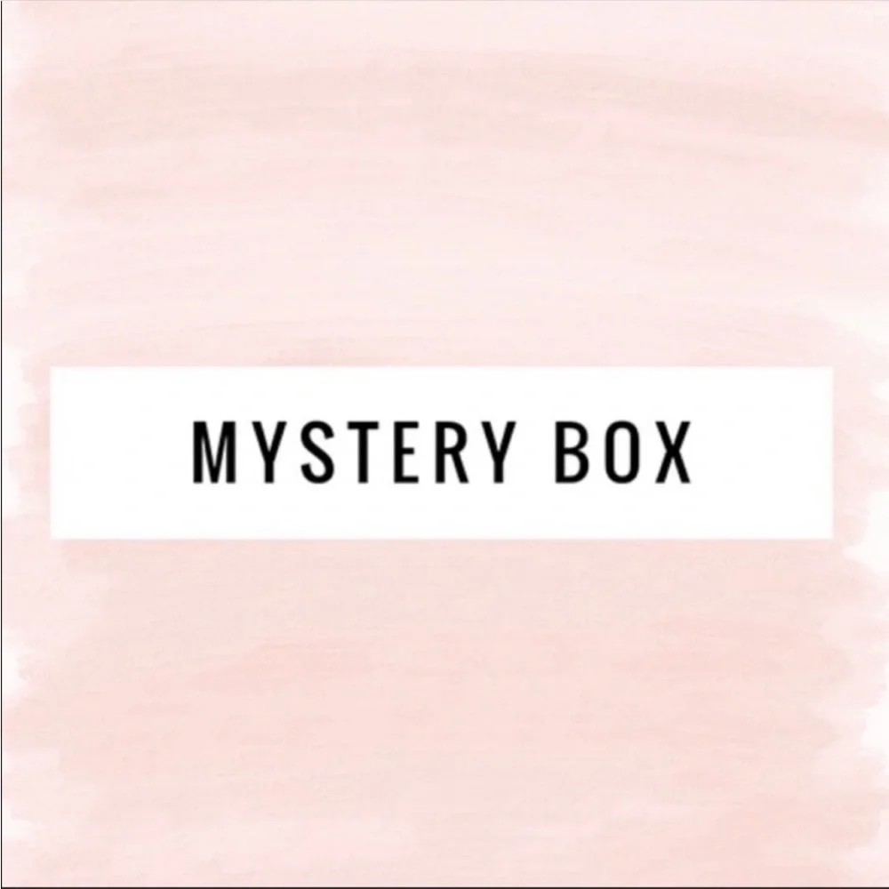 PLUS SIZE WOMAN’S MYSTERY BOX - ALL NEW 💕💕💕
